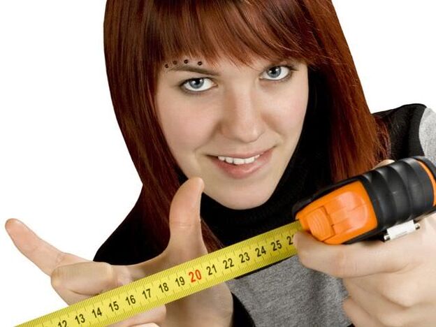 κορίτσι δείχνει μικρό μέγεθος πέους πώς να μεγεθύνει